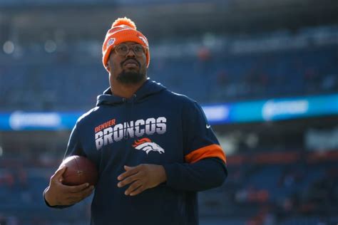 Look: Von Miller Offers Heartfelt Message To Broncos Fans - The Spun