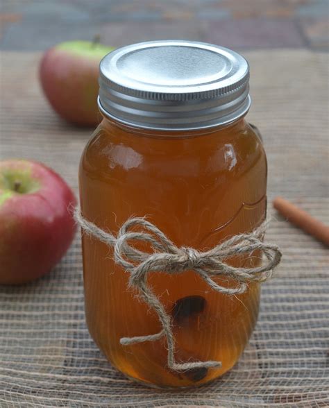 Here's How to Make Delicious Apple Pie Moonshine Right at Home