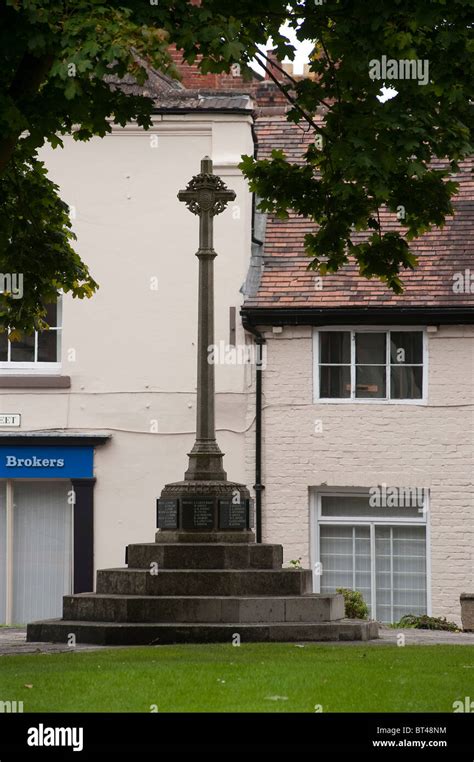 War memorial in the small market town of Wem, Shropshire, England Stock Photo - Alamy