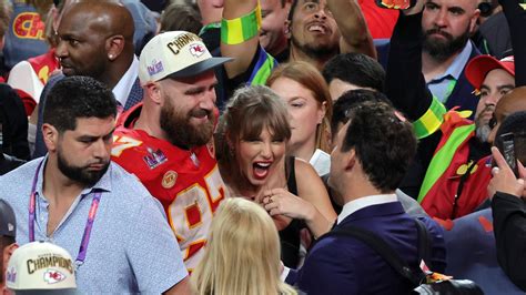 Taylor Swift ext ein Bier: Travis Kelce ist beeindruckt!