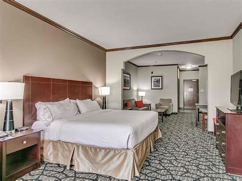 Lubbock Hotels near Texas Tech | Holiday Inn Express & Suites Lubbock South