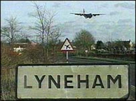 BBC NEWS | UK | England | Wiltshire | RAF Lyneham to close