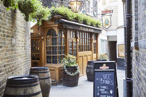 Ye Olde Mitre Chancery Lane | London Pub Reviews | DesignMyNight