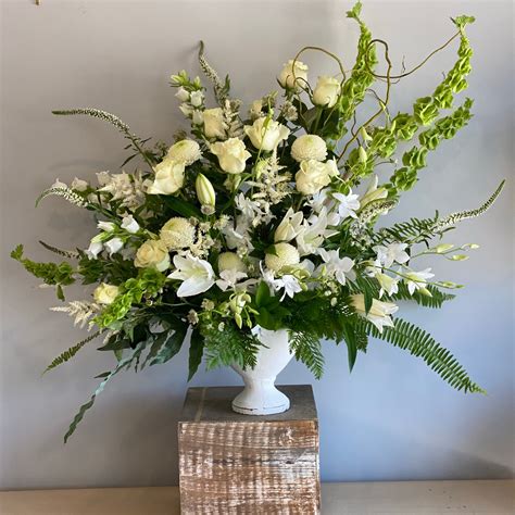 Custom Sympathy & Memorial – Drinkwater Flowers