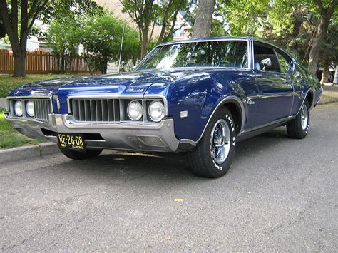 1969 Oldsmobile Cutlass Base | Hagerty Valuation Tools