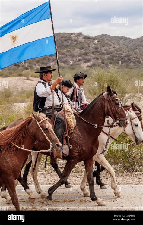 Cabalgata de Los Gauchos, Gaucho horse parade from San Juan to Stock Photo: 165091633 - Alamy