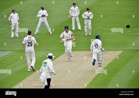 Cricket match hi-res stock photography and images - Alamy