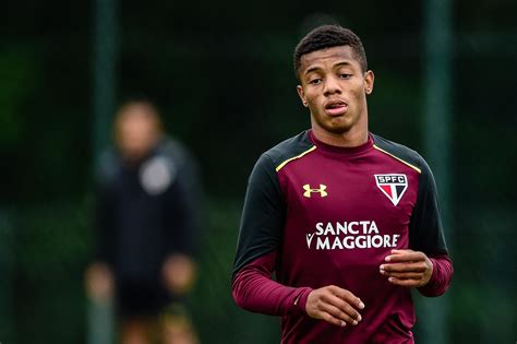 An inside look at new signing David Neres — Ajax Daily