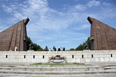 Soviet War Memorial in Treptower Park - andBerlin