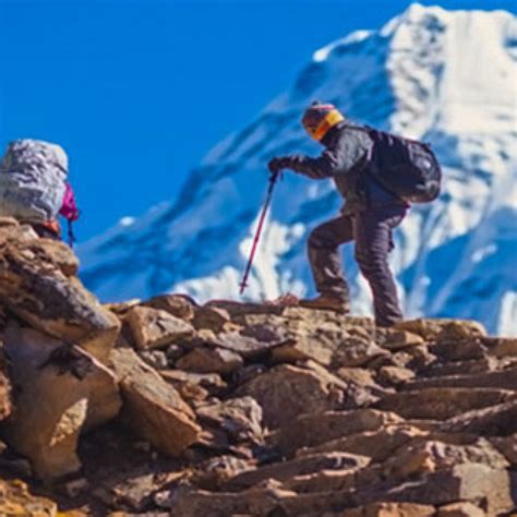 Difference between trekking and mountaineering - Destinations Management INC.