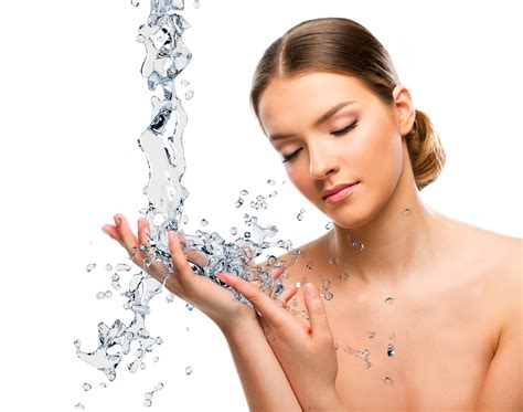 Hydration vs Moisturization: What’s the difference? - iSkinCareReviews