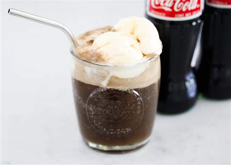 2-Ingredient Coke Float Recipe - I Heart Naptime