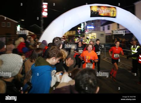 Mountain Ash, Wales, UK 31st December 2018. Nos Galan 2018 road races, Mountain Ash in South ...