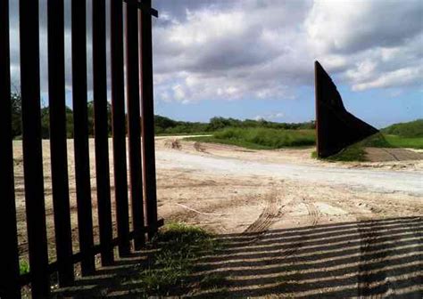 Porous Texas border fence foreshadows challenges for Trump's wall ...