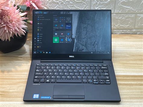 Dell Latitude 7370 Touchscreen Core m7 6th Generation 8GB RAM 256GB SSD 4k UHD Res 13.3 inch IPS ...