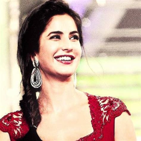 Katrina Kaif Ki Wallpaper - Katrina Kaif Cute Smile (#273739) - HD Wallpaper & Backgrounds Download