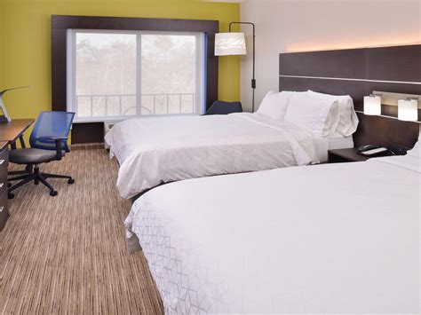 Holiday Inn Express & Suites La Place Guest Room & Suite Options