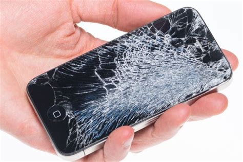 What you should do if the screen cracks on your phone | Best Buy Blog