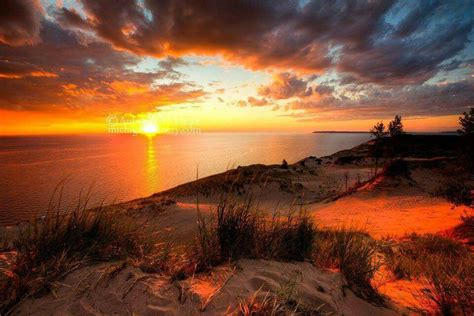 Sleeping Bear Dunes sunset | Sleeping bear dunes, Sunrise sunset, Sunset