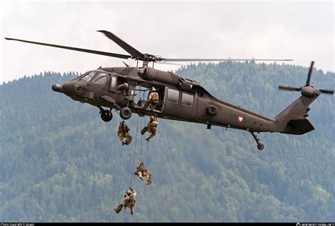 6M-BF Austrian Air Force Sikorsky S-70 Black Hawk Photo by Jürgen | ID 410135 | Planespotters.net