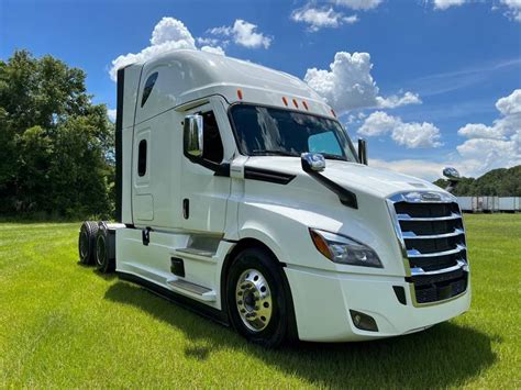 2023 Freightliner Cascadia For Sale | 72" Sleeper | #UG1306