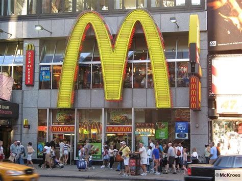 New York Palace: [PIC] Mcdonald @ New York City , USA