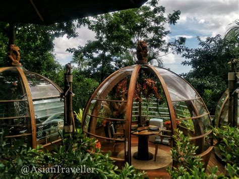 【Three Monkeys】A huge forest restaurant very popular with Thai people ...