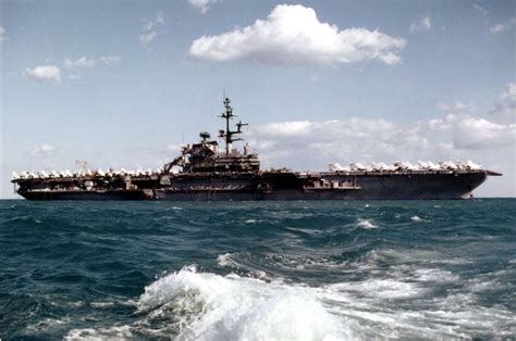 USS Franklin D. Roosevelt (CV-42) at anchor in 1976 - USS Franklin D ...