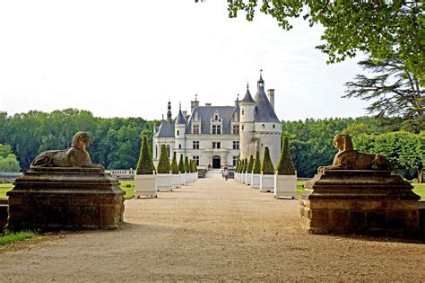 Chateau de Chenonceau: The Chateau Built Over A River | Amusing Planet