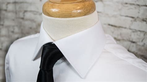 Italian Spread Collar - Dress Shirt Collar Styles | Deo Veritas