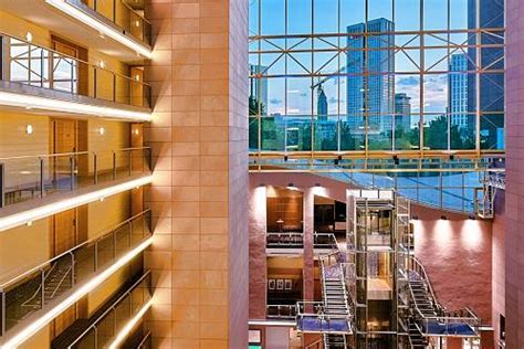 Hilton Frankfurt City Centre Hotel - Die perfekte Location für Ihre ...