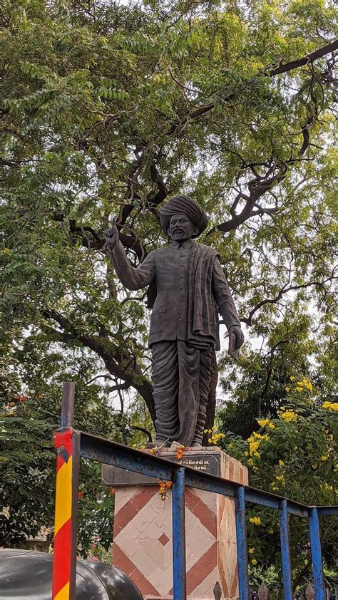 Mahatma Jyotiba Phule Statue (Karad) - 2022 Alles wat u moet weten VOORDAT je gaat - Tripadvisor