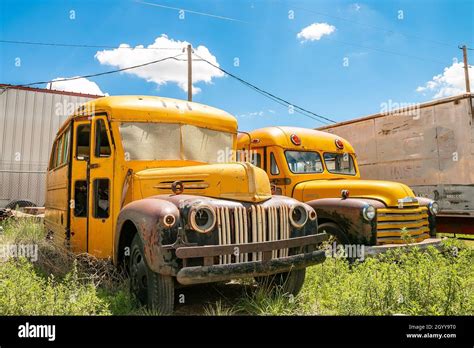 School bus junkyard hi-res stock photography and images - Alamy