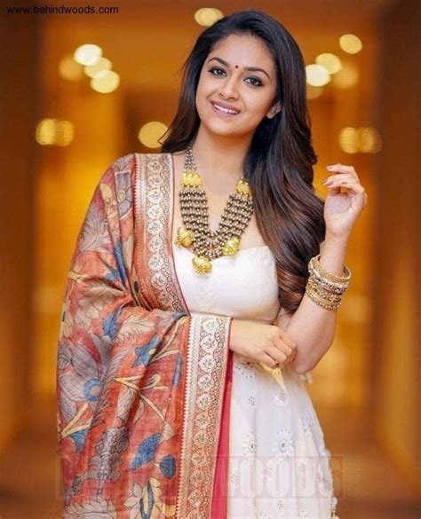 Keerthy Suresh (aka) Keerthi Suresh photos stills & images