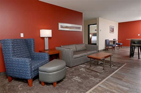 Holiday Inn & Suites Sioux Falls - Airport, an IHG Hotel Sioux Falls, South Dakota, US ...