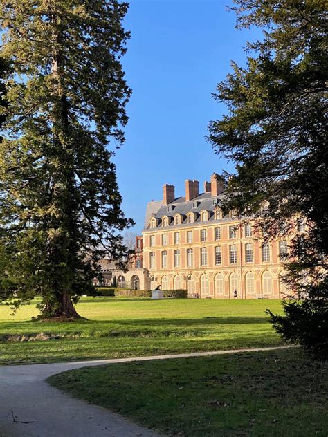 Visiting the Château de Fontainebleau Gardens - Landen Kerr