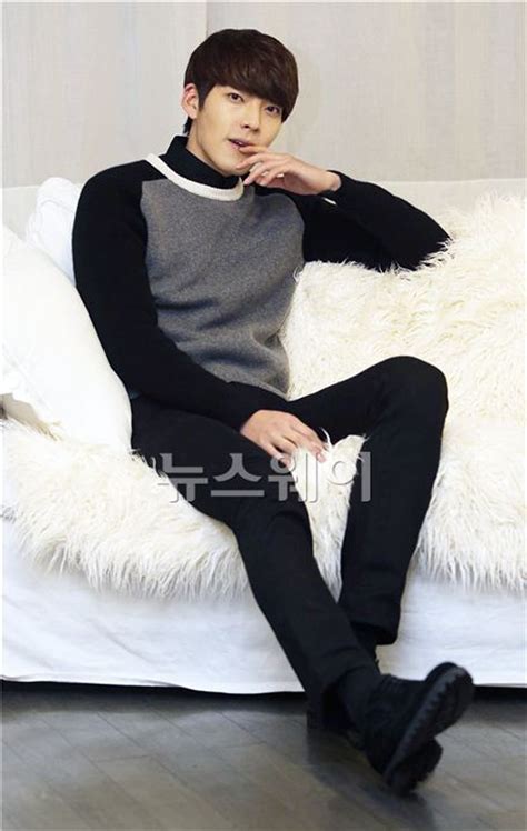 Kim Woo Bin --- Interview Pics | 인터뷰, 남성패션, 웃음