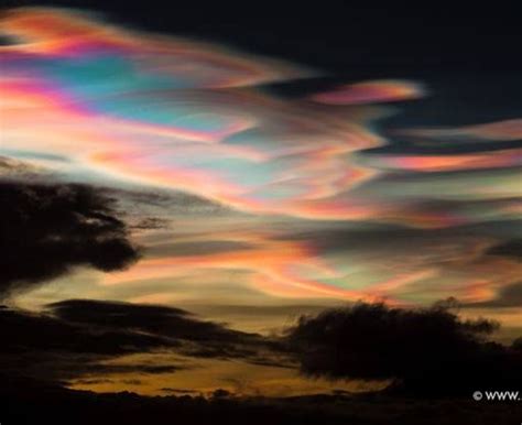 POLAR STRATOSPHERIC CLOUDS: Earth's stratosphere is normally free of clouds. Not this weekend ...