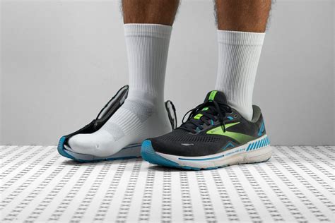 7 Best Walking Shoes For Flat Feet in 2024 | RunRepeat