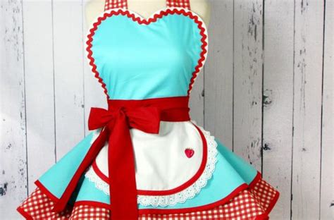 Foodista | Retro 50s Diner Waitress Apron is a Blast From the Past
