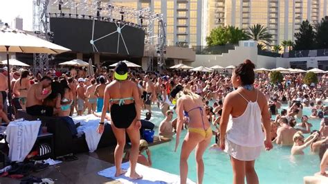 Las Vegas Pool party - MGM grand - Dj TIESTO!!! Rcata - YouTube