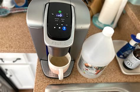 Here's How to Descale a Keurig Coffee Maker Using White Vinegar