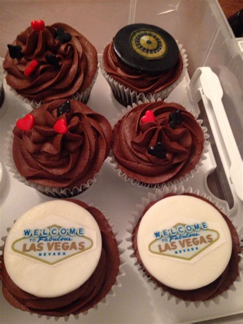 Las Vegas themed cupcakes | Themed cupcakes, Desserts, Food