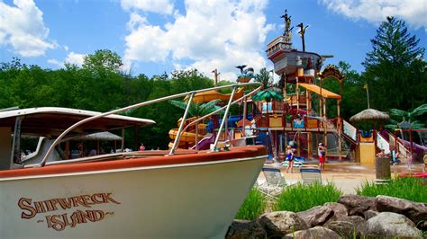 Shipwreck Island – Whale's Tale Waterpark