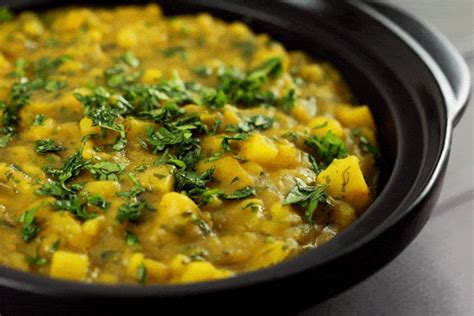 5 Ingredient Indian Potato Curry | Scrambled Chefs