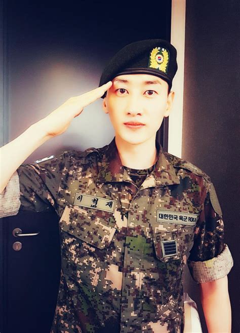 Super Junior’s Eunhyuk Thanks Fans For Overwhelming Welcome : K-WAVE ...