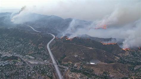 Incendio forestal en el sur de California provoca evacuación masiva | CNN