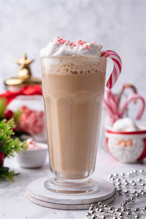 Starbucks Peppermint Mocha Frappuccino Recipe (Made In Only 1 Minute)