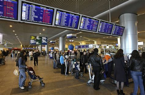 Bomb kills dozens at Moscow airport | SILive.com