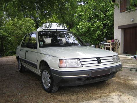 PEUGEOT 309 - Review and photos